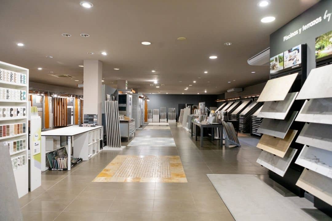 On comprar ceràmica a Barcelona: showrooms especialitzats i què tenir en compte