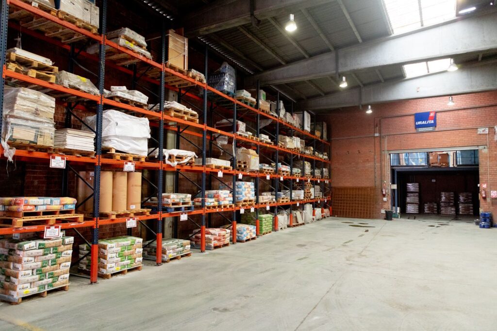 Almacén de materiales de construcción de Catalonia Ceramic en Cornellà
