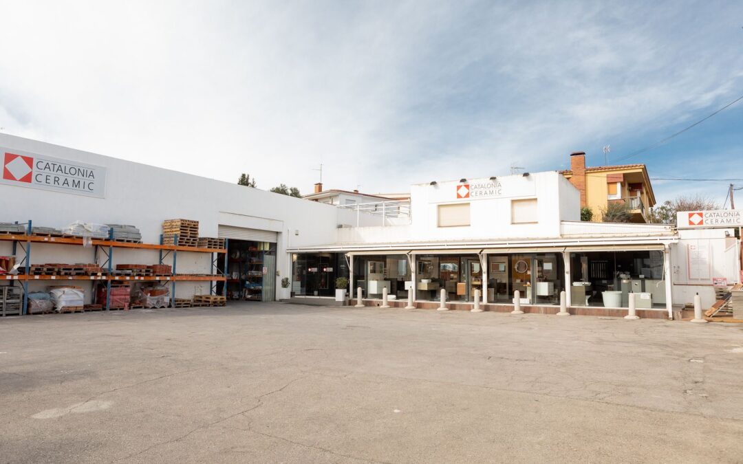 Centro de Catalonia Ceramic en Premià de Dalt, con almacén y showroom, para el Maresme