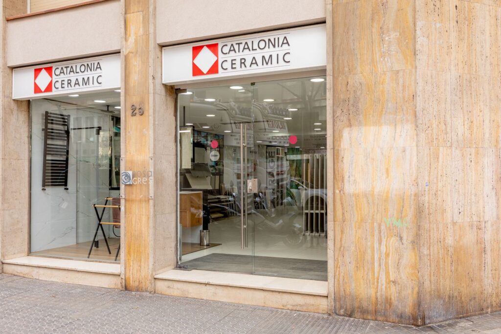 Entrada del showroom de ceràmica de Catalonia Ceramic a Barcelona