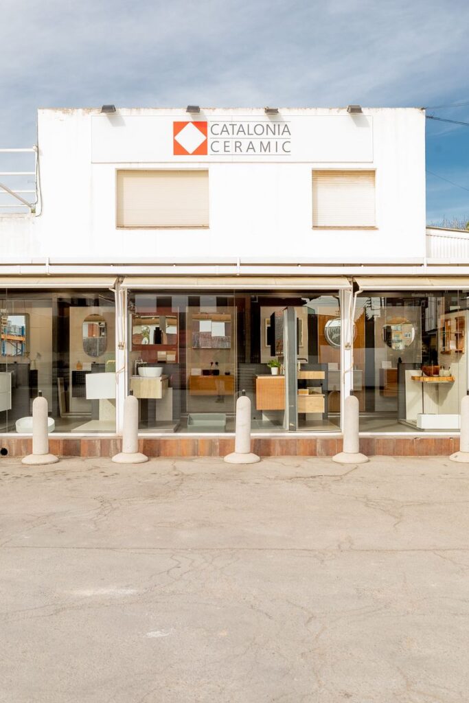 Façana del showroom de Catalonia Ceramic a Premià de Dalt